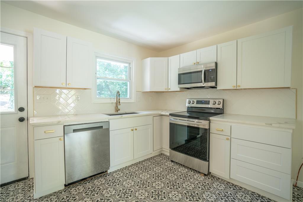 2524 Glenrock Drive Property Photo 7