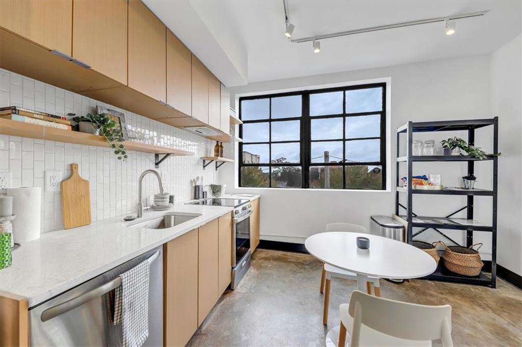 1805 Harvard Avenue Unit 205 Property Photo 4
