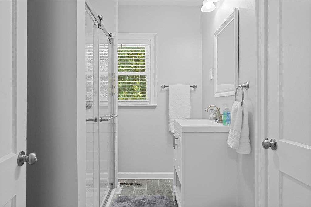 76 Shadow Lane Property Photo 29