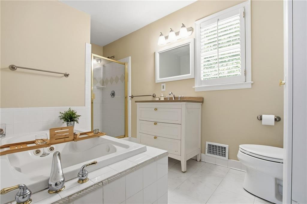2590 Bentbrook Court Property Photo 33