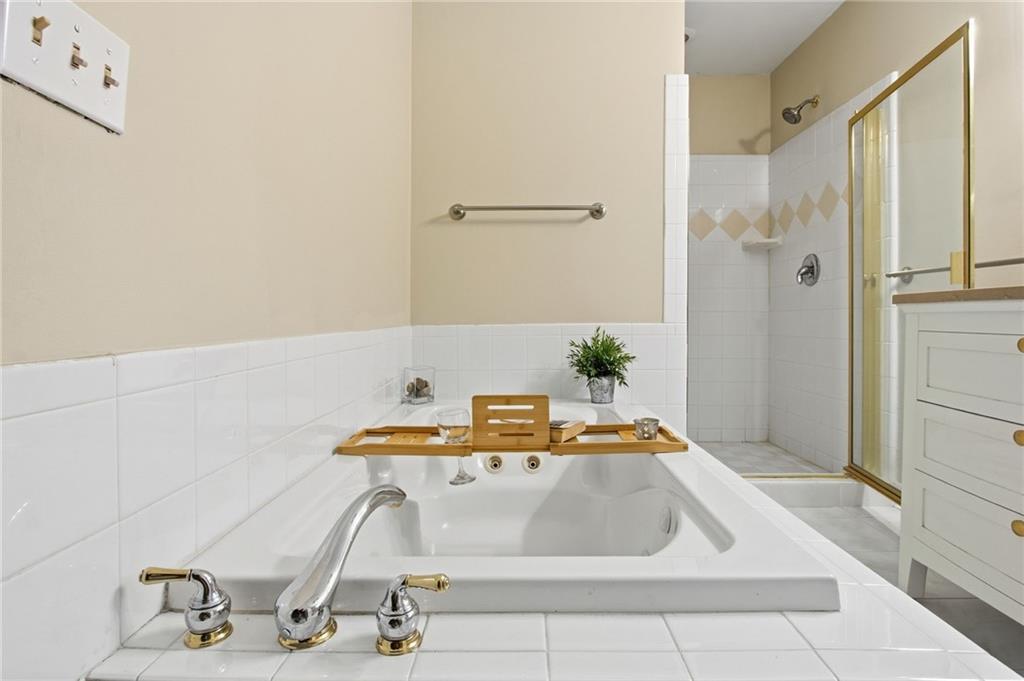 2590 Bentbrook Court Property Photo 34