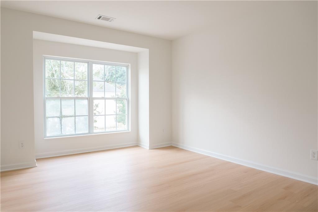 530 Simonton Crest Drive Property Photo 8