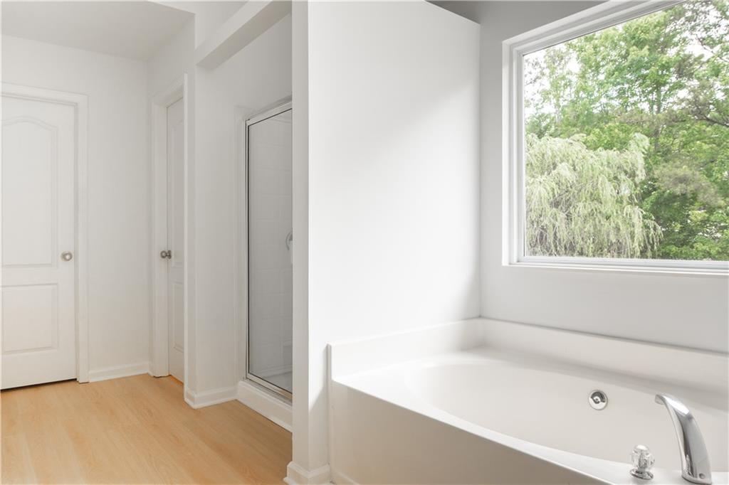 530 Simonton Crest Drive Property Photo 12