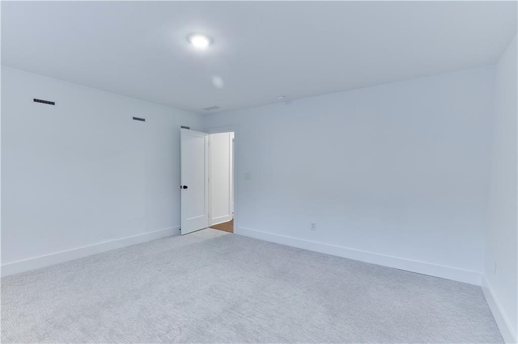 648 Avondale Park Circle Property Photo 28