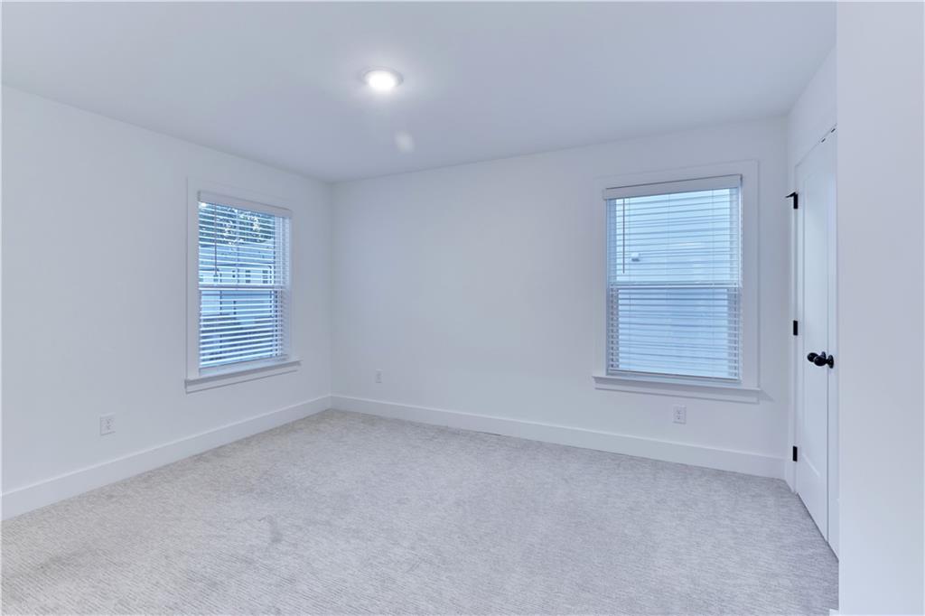 648 Avondale Park Circle Property Photo 29