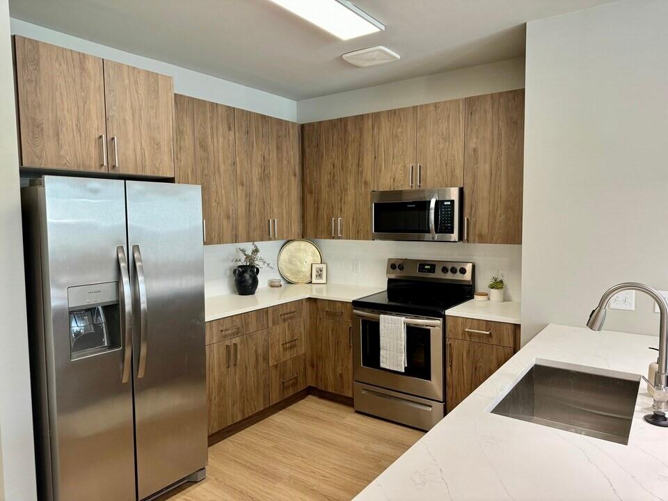 1875 Maple Drive Unit B2 Property Photo 15