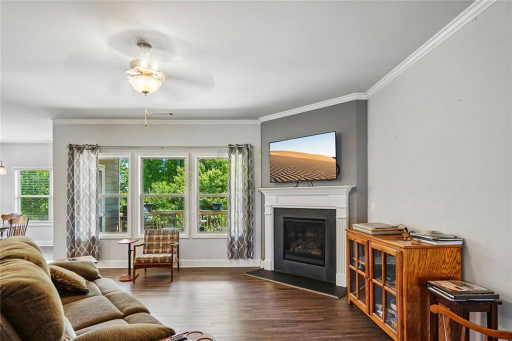 4601 Sweetwater Drive Property Photo 4