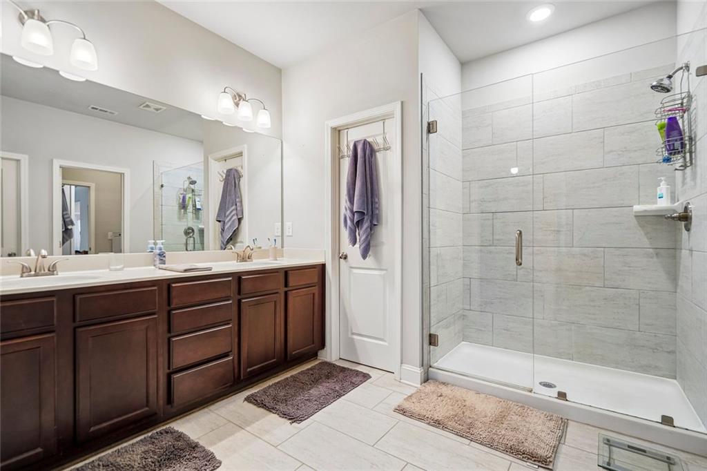4601 Sweetwater Drive Property Photo 14