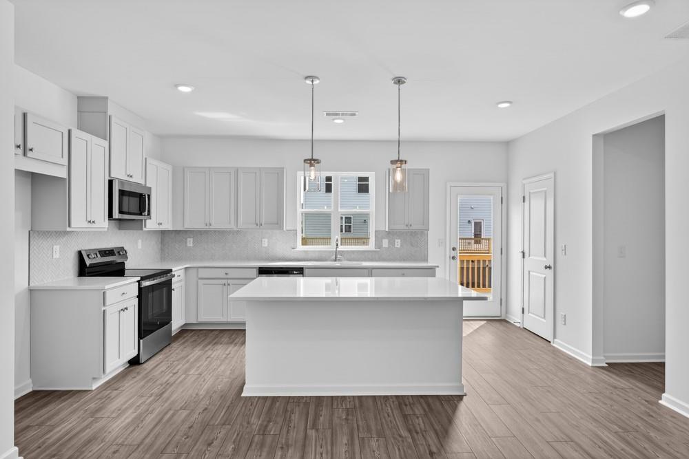 102 Epperly Way Property Photo 3