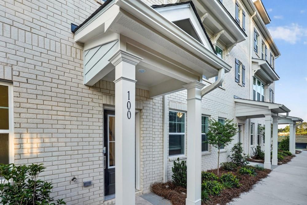 100 Epperly Way Property Photo 1