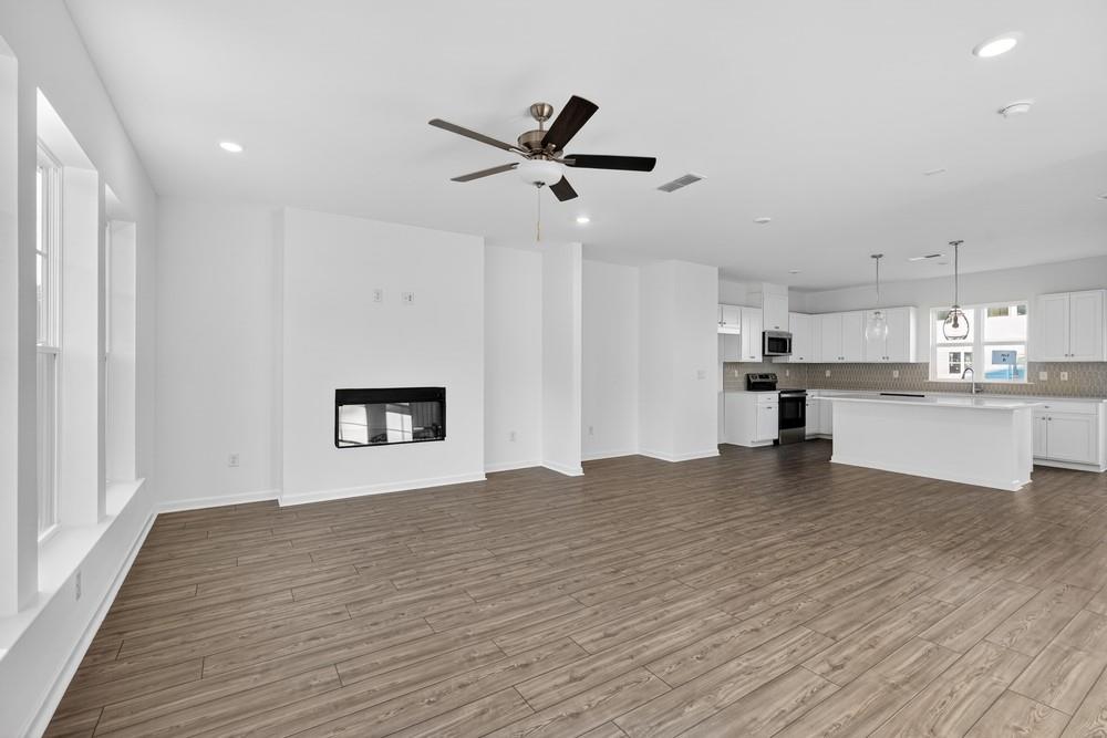 100 Epperly Way Property Photo 3
