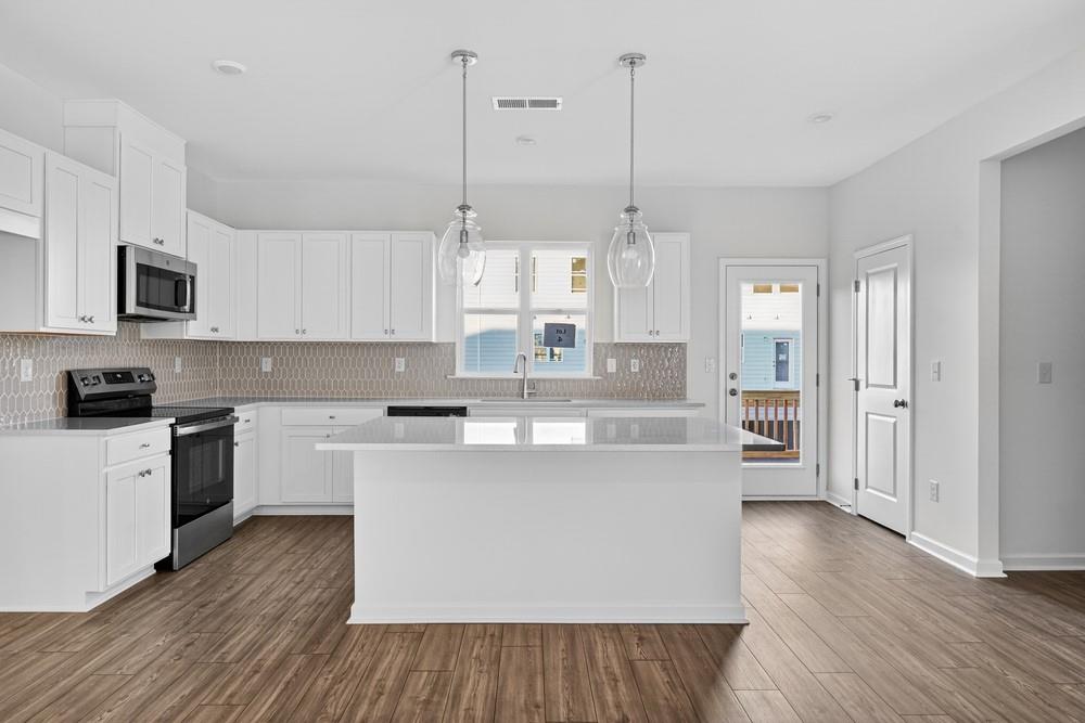100 Epperly Way Property Photo 6