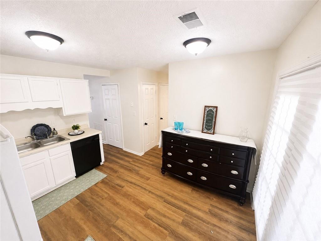 6979 Ling Lane Property Photo 3