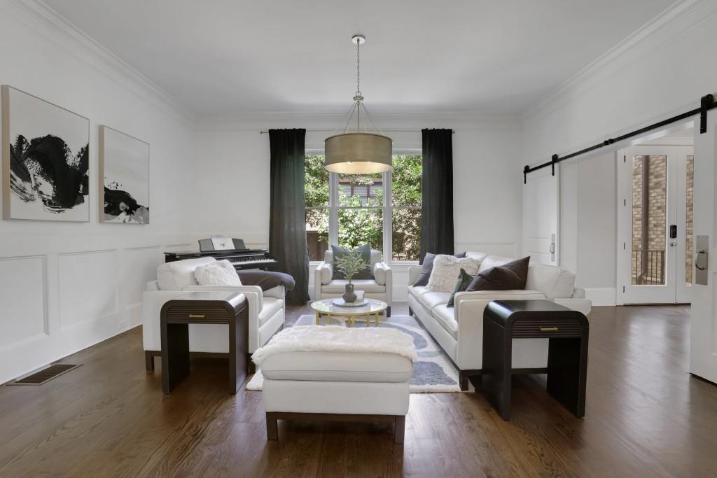 3834 Chamblee Dunwoody Road Property Photo 5