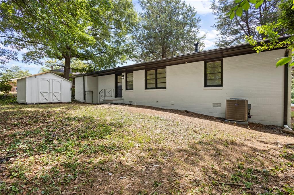 1673 Flintwood Drive Se Property Photo 3