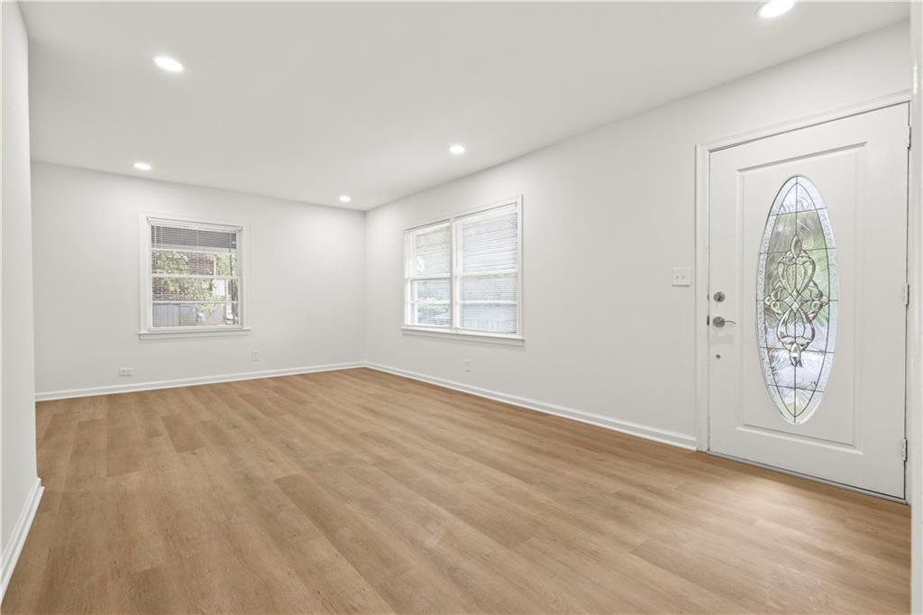 1673 Flintwood Drive Se Property Photo 6