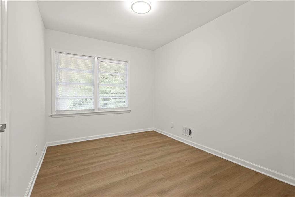 1673 Flintwood Drive Se Property Photo 15