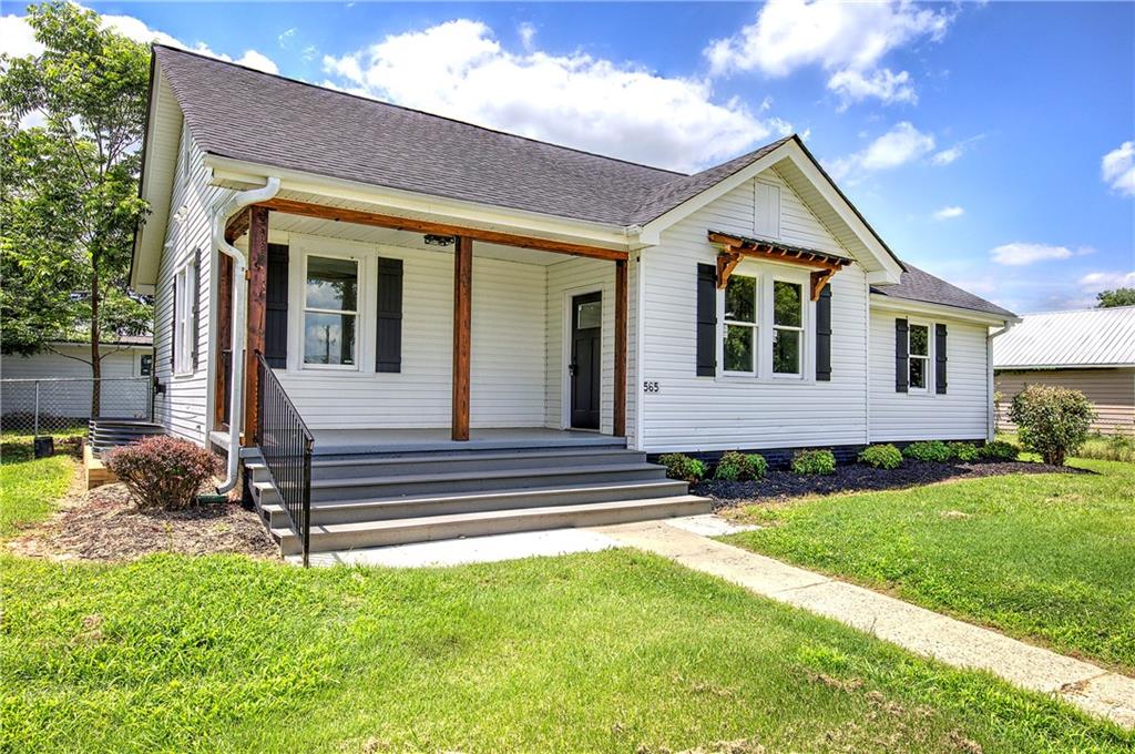 565 Lane Street Property Photo 1