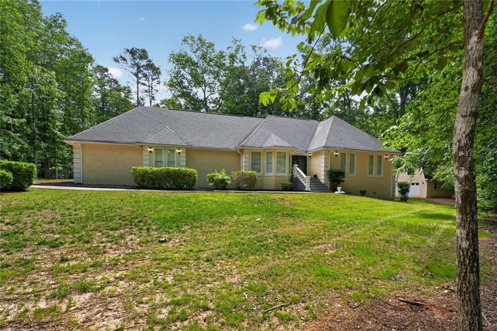 185 Courtland Drive Property Photo 1
