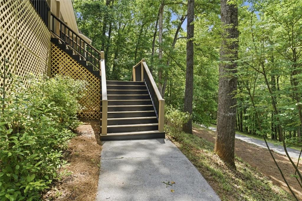 232 Nacoochee Drive Property Photo 2