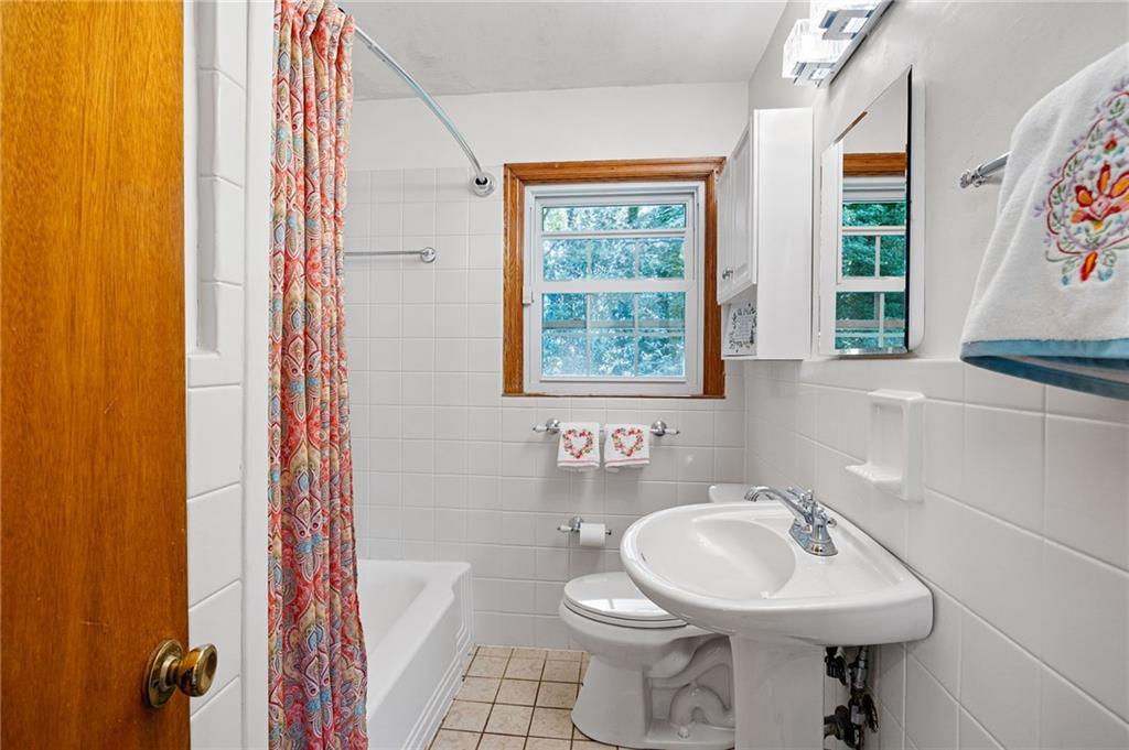 3366 Woodview Drive Se Property Photo 16