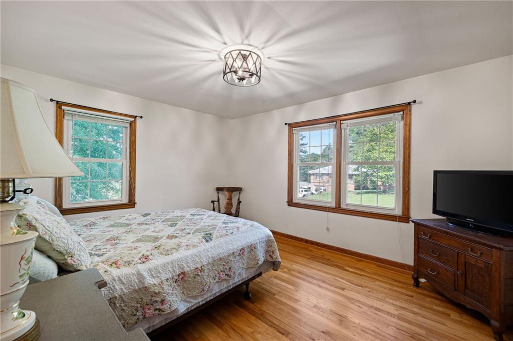 3366 Woodview Drive Se Property Photo 17
