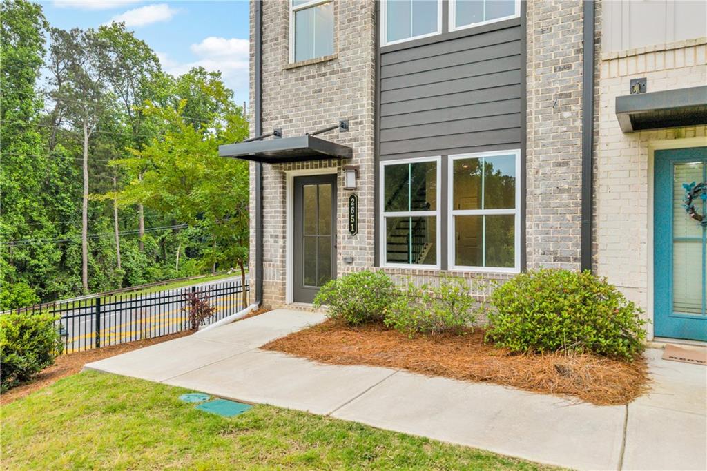 2651 Stream Terrace Nw Property Photo 2
