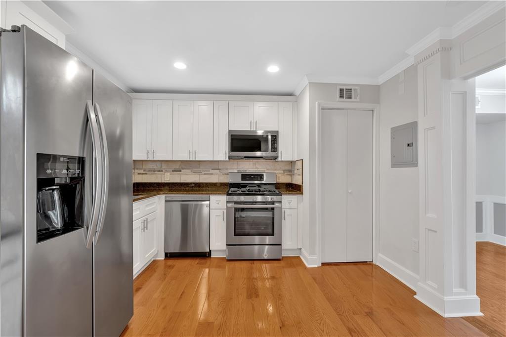 1261 Lavista Road Ne Unit E-8 Property Photo 6