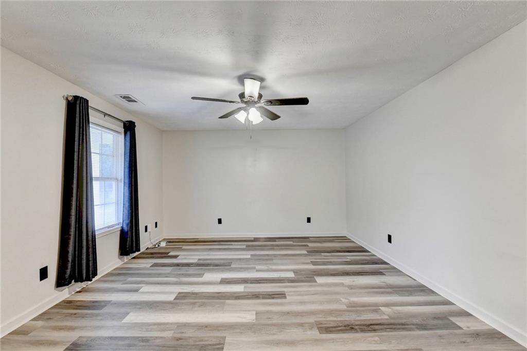 801 Davis Street Property Photo 5