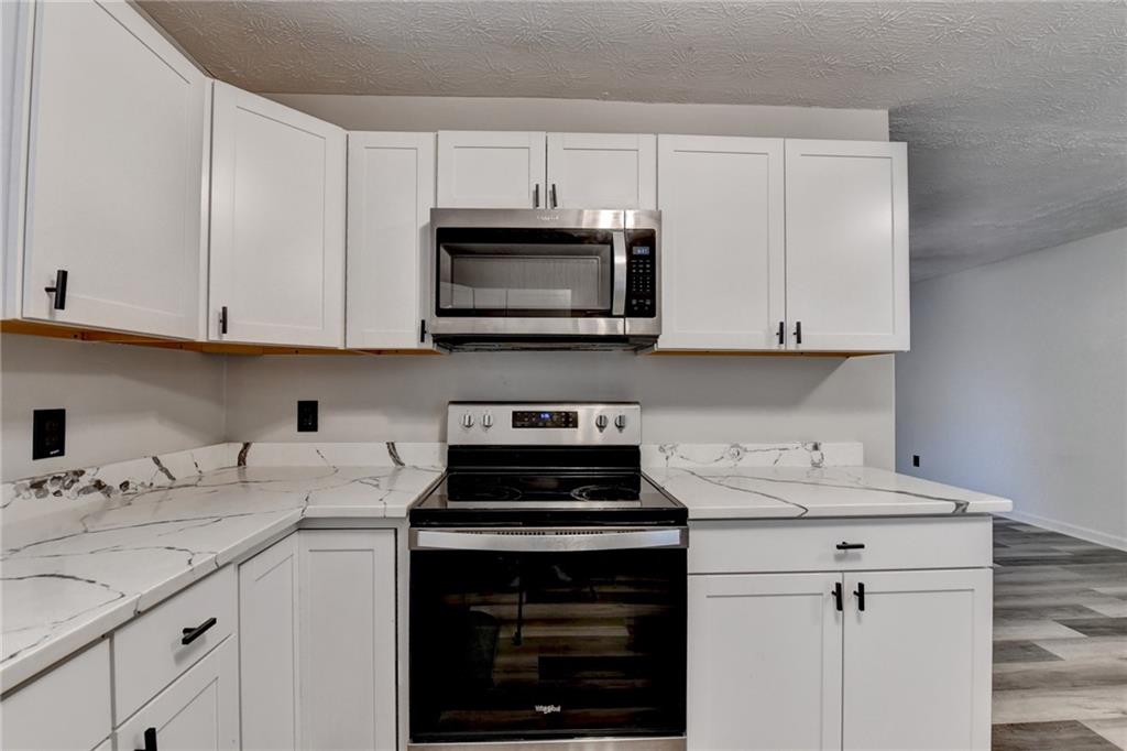 801 Davis Street Property Photo 13