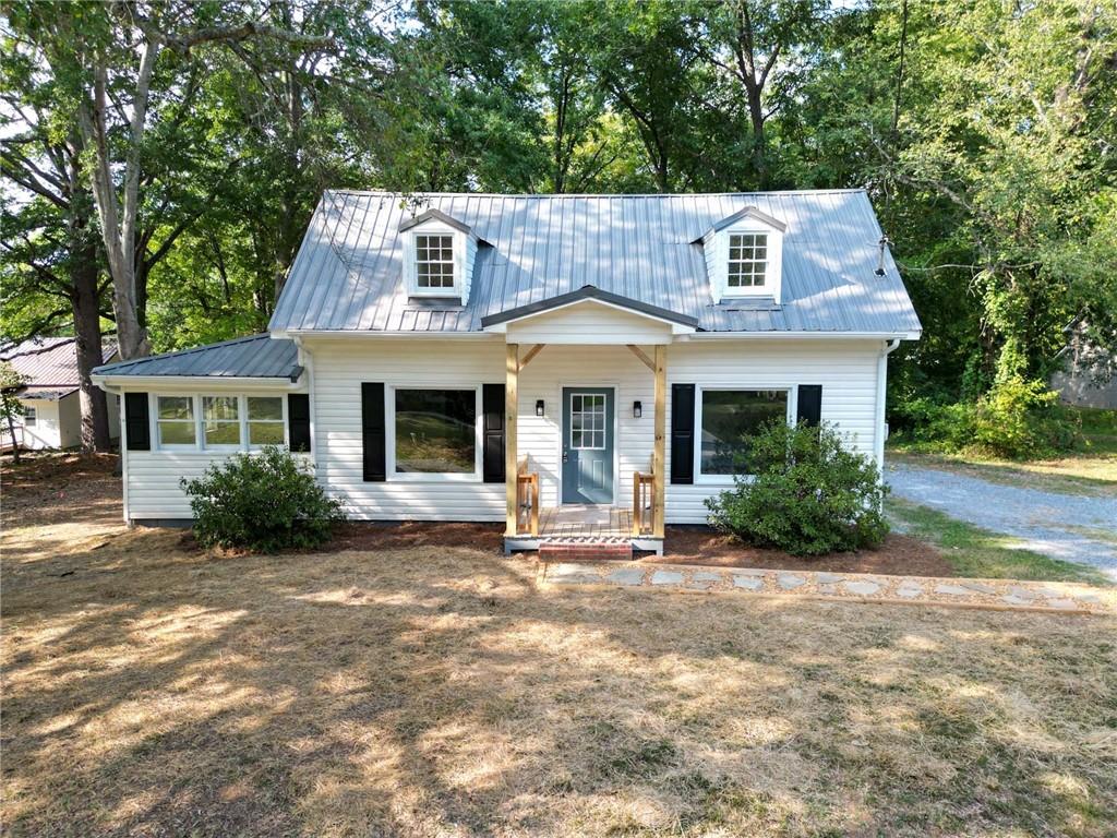 806 Fairview Road Property Photo 1