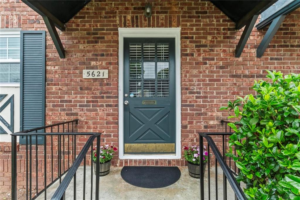 5621 Kingsport Drive Ne Property Photo 1