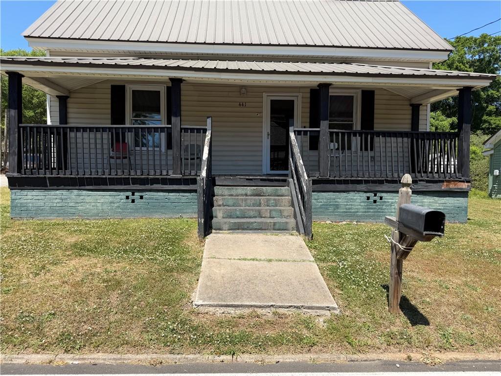 441 W Cherry Street Property Photo 1