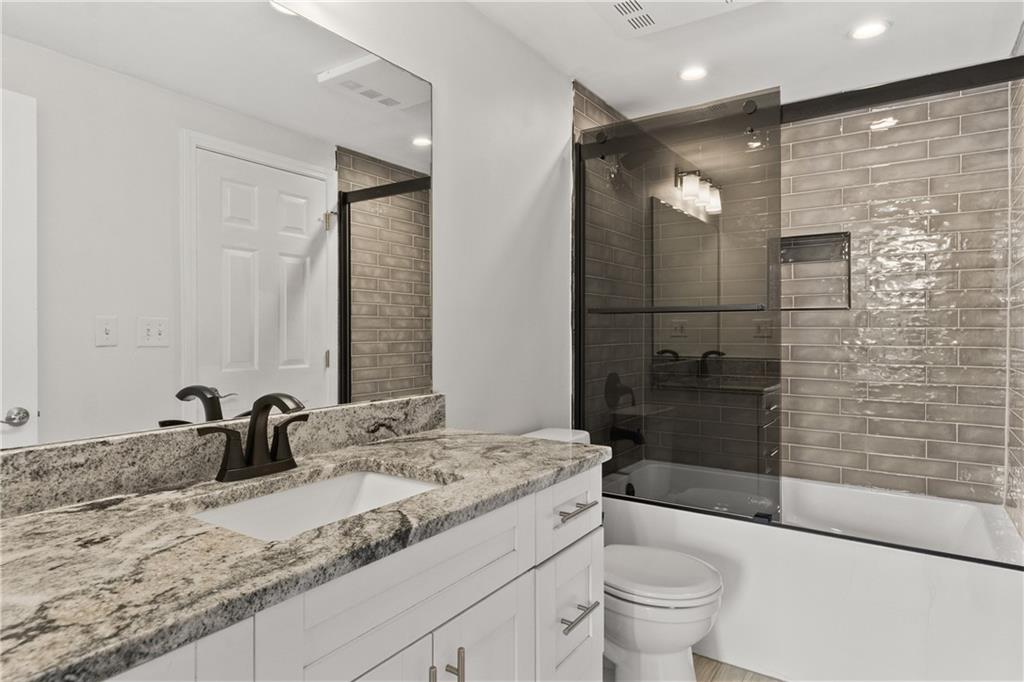 3481 Lakeside Drive Ne Unit 1201 Property Photo 13