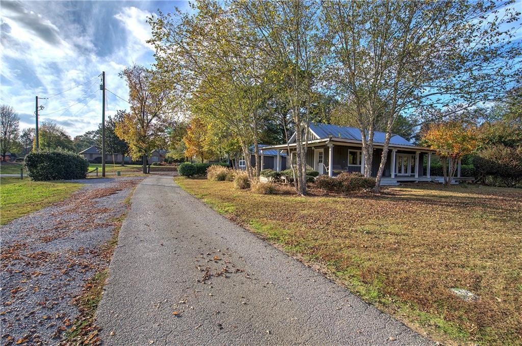1195 Grady Road Property Photo 1