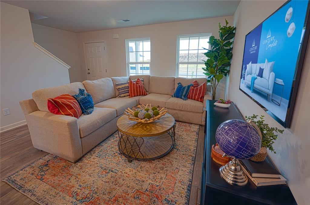 196 Kinsale Drive Property Photo 8