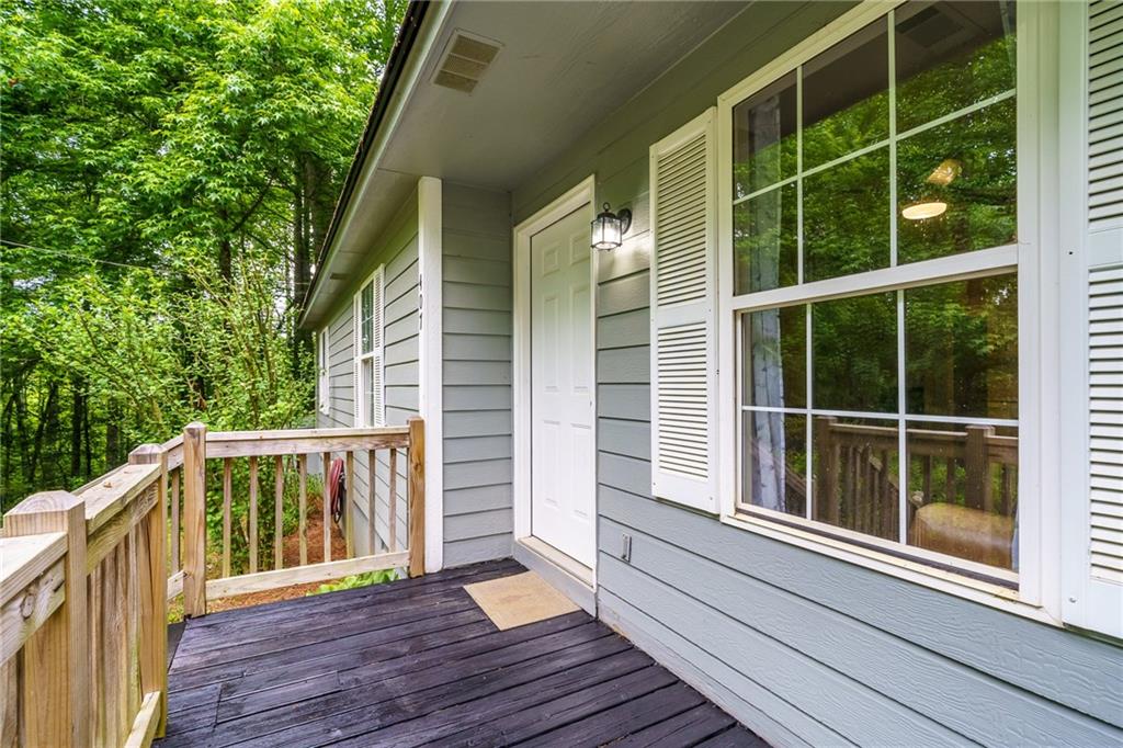 407 Westwind Circle Property Photo 3