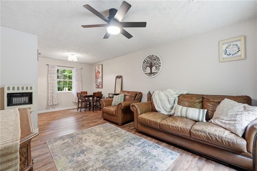 407 Westwind Circle Property Photo 4
