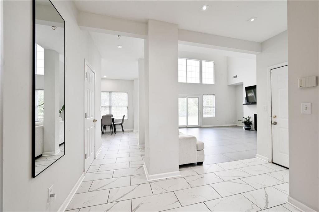 3219 Lindas Circle Se Property Photo 2