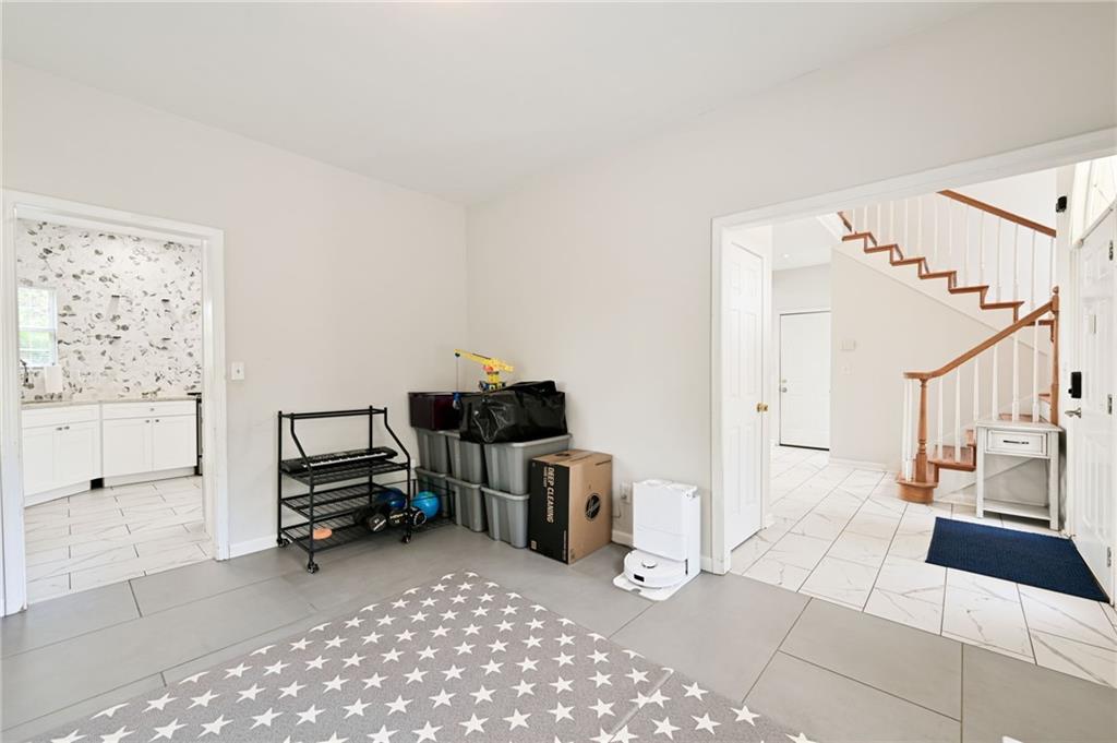 3219 Lindas Circle Se Property Photo 27