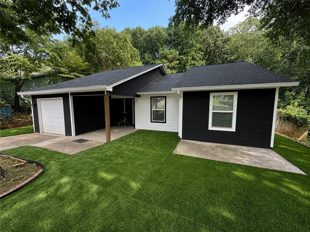 2301 Marshes Glenn Drive Property Photo 1