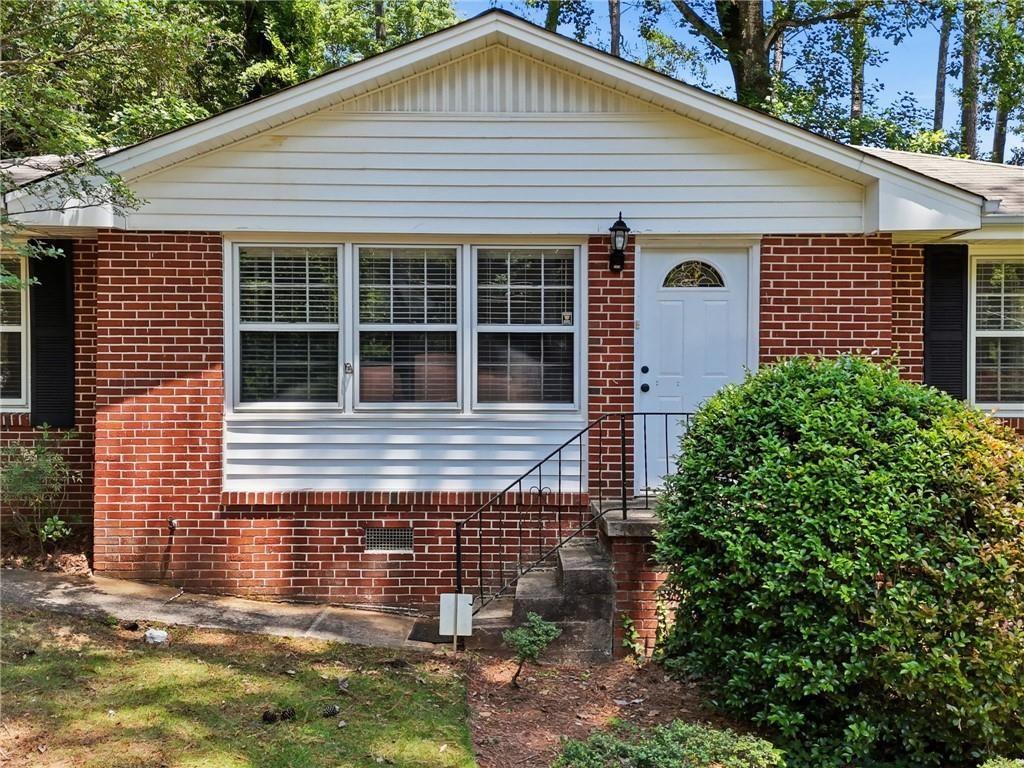 1111 N Valley Drive Property Photo 3