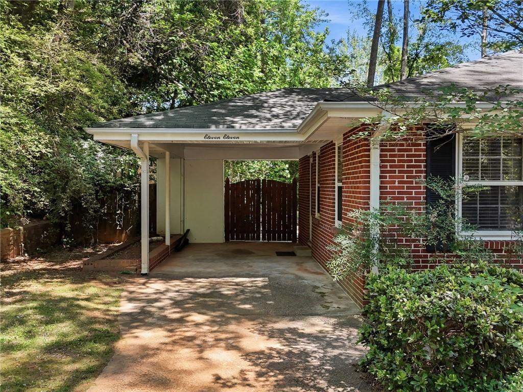 1111 N Valley Drive Property Photo 5