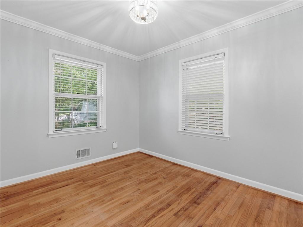 1111 N Valley Drive Property Photo 17
