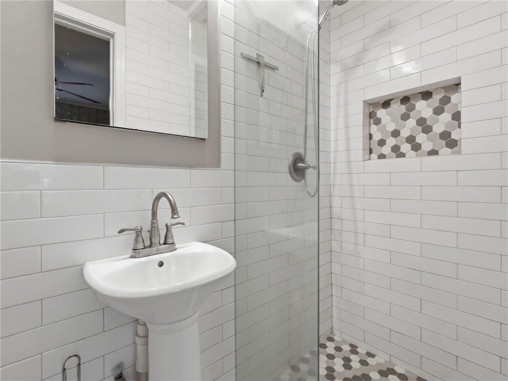 1111 N Valley Drive Property Photo 26