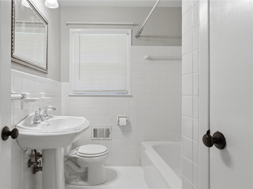 1111 N Valley Drive Property Photo 29