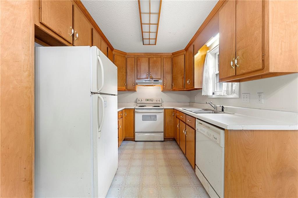 1480 E Broad Street Property Photo 2