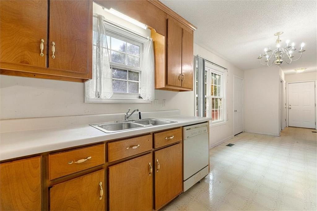 1480 E Broad Street Property Photo 4