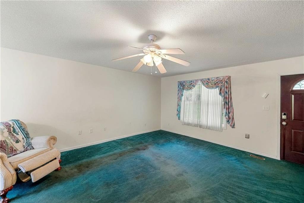 1480 E Broad Street Property Photo 7