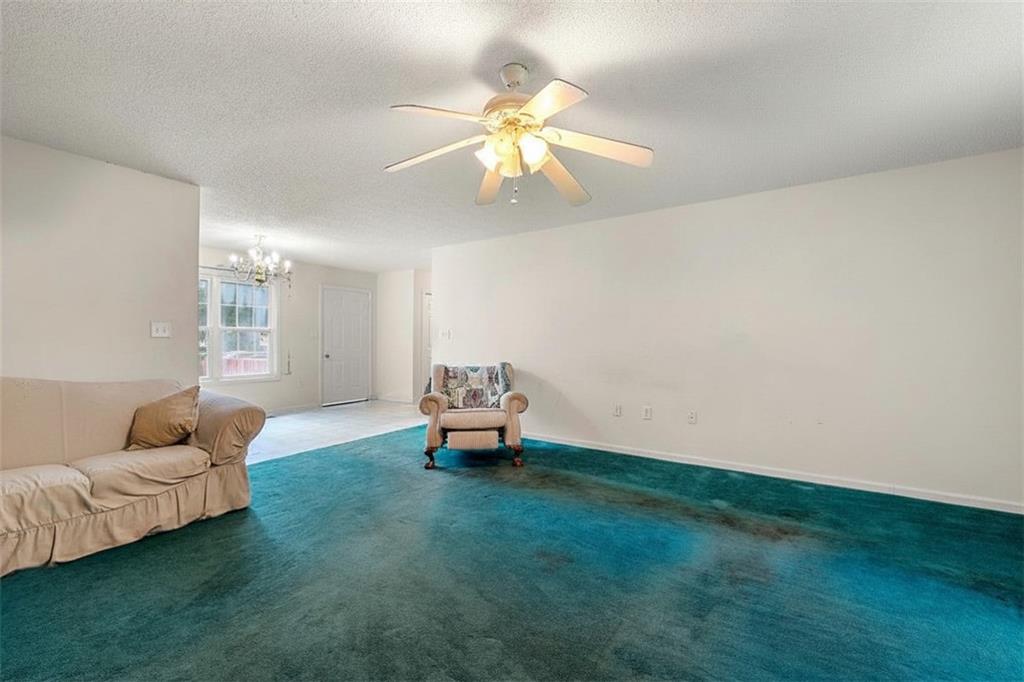 1480 E Broad Street Property Photo 9